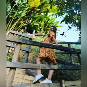 Floral oversized yellow dress Size M